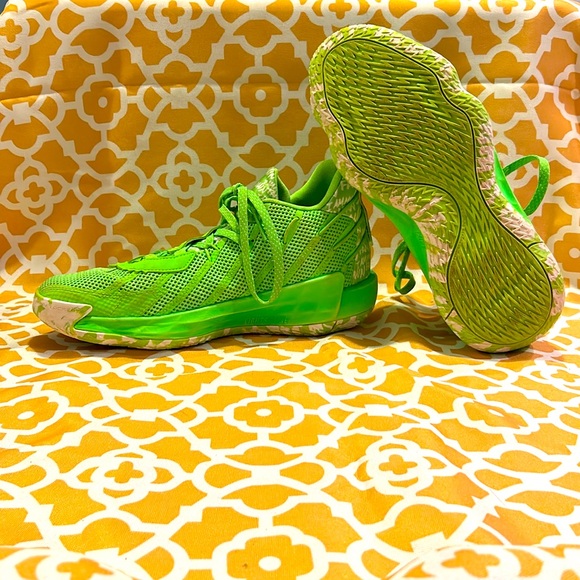 Size 9.5 Adidas Dame 7 Green and White Basketball 🏀 Hightops - Picture 5 of 8